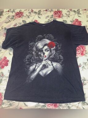 Men's Skull Rose Marilyn Monroe GMen's Skull Rose Graphic T-Shirt Preowned XL